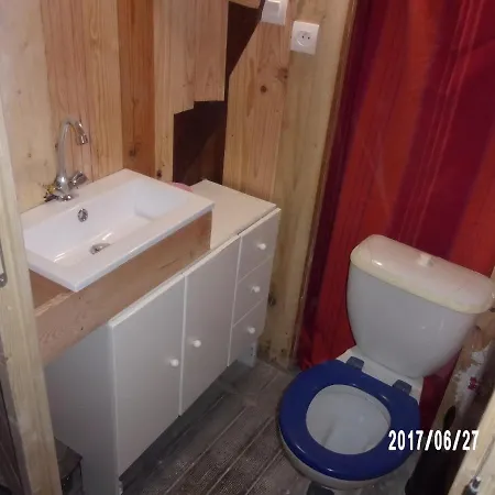 Logement Proche De Tout Saint-Laurent-de-Neste Exterior foto
