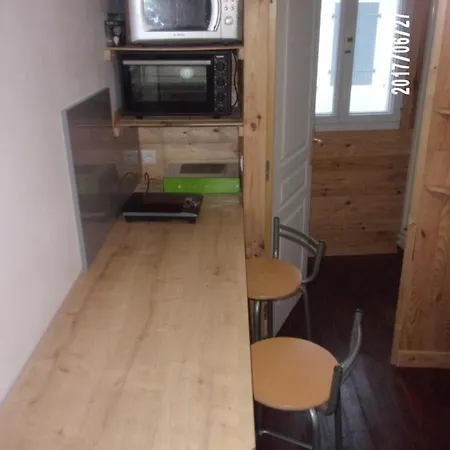 Logement Proche De Tout Saint-Laurent-de-Neste Exterior foto