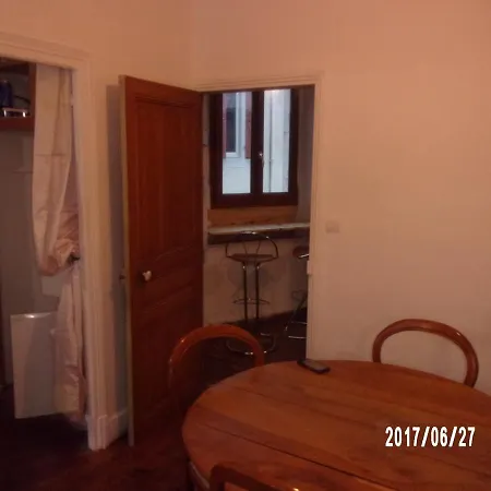 Logement Proche De Tout Saint-Laurent-de-Neste Exterior foto